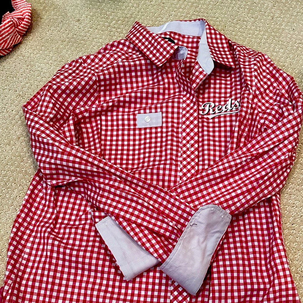 Cincinnati Reds Button Down